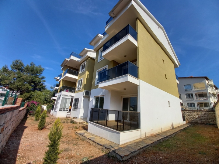 AKBÜK MERKEZDE SAHİLE 500 Mt MESAFEDE HAVUZLU SİTE İÇERİSİNDE 2+1 DAİRE